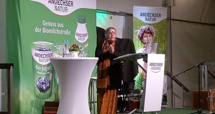 Dr. Vandana Shiva spricht in Andechs über eine ökologische Landwirtschaft